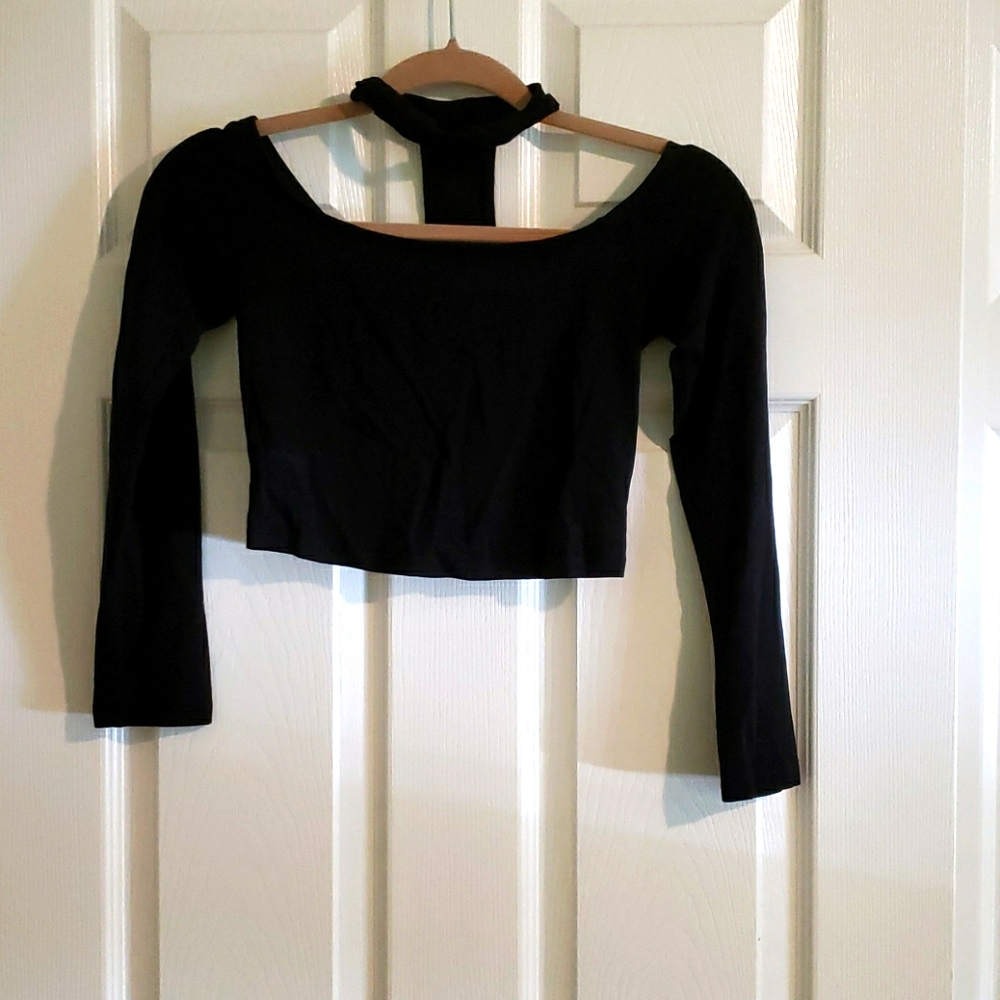 Off the shoulder cropped, 3/4 length sleeve tee
